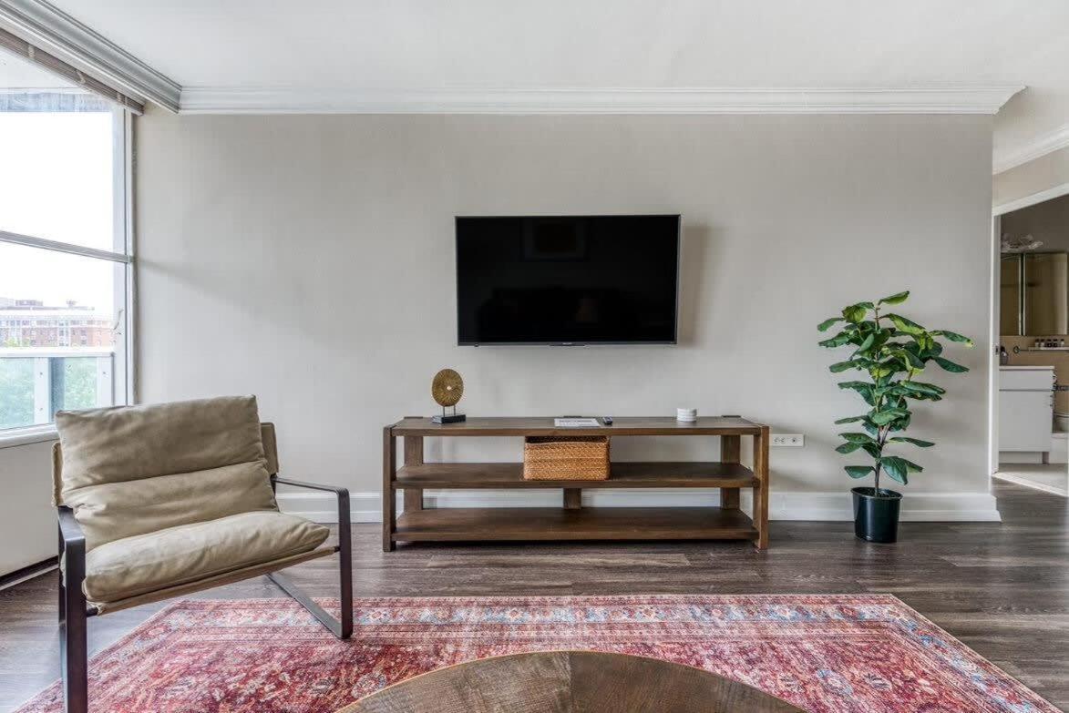 Cozysuites 800 Tower 1br With Gym! 12 Apartment *